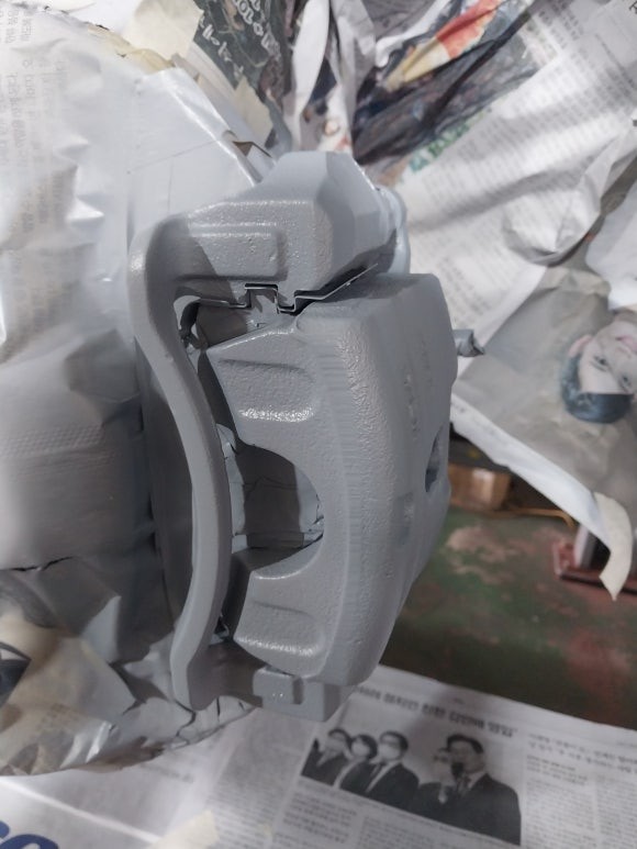 #자동차캘리퍼도색 쏘나타 녹발생을 우레탄 검정으로 녹 방지 차원과 순정틱 하게 도색을 대구 에스휠에서 작업하였습니다. / 대구 북구 태전동