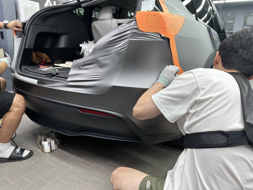 수원 테슬라 랩핑 재시공 무광 그레이 랩핑 / 수원시 영통구 매탄동