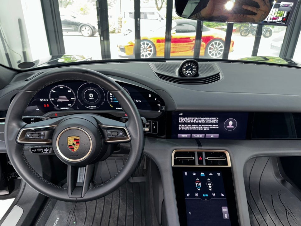 [올인게러지] 포르쉐 타이칸 블랙 크로노시계 완벽 시공완료 / 서울 용산 도원동