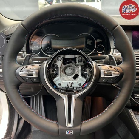 BMW F10 5시리즈 520D M커스텀핸들 교체로 실내 분위기 전환 / 서울 용산 중구