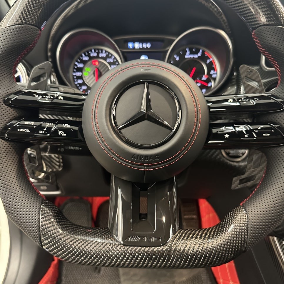 [올인게러지] 벤츠 W176 A45AMG 최신형 잠자리 카본핸들 LED퍼포먼스 마그네틱패들쉬프트까지 끝판왕입니다