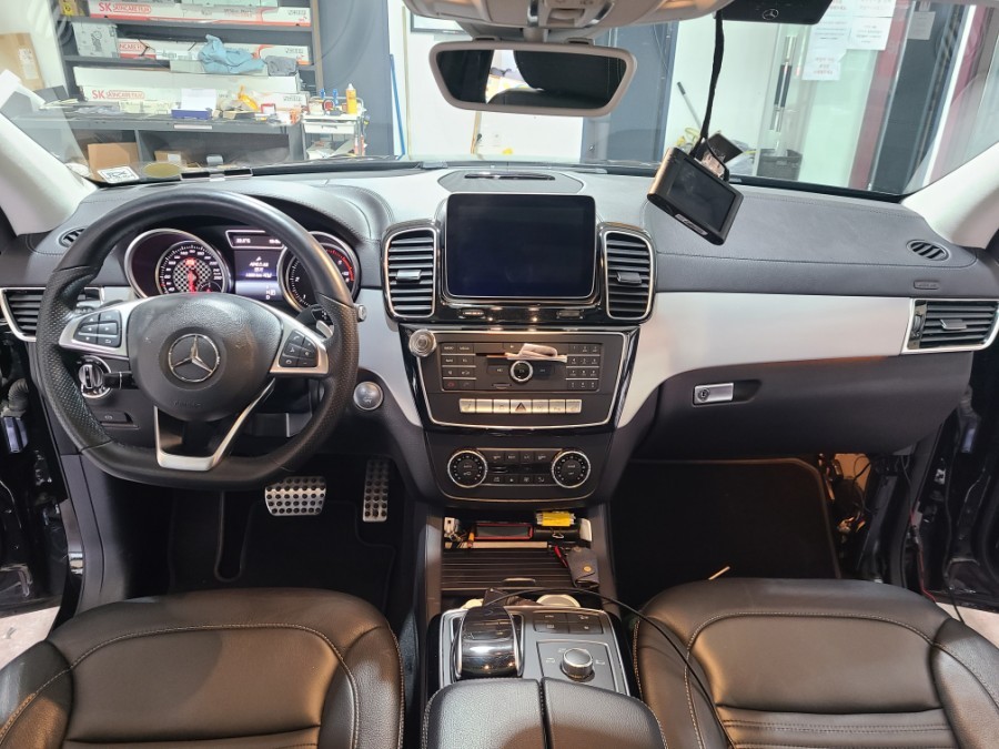 우리가 잘하지! 벤츠 GLE 엠비언트 라이트 업그레이드 시공기 / 인천 서구