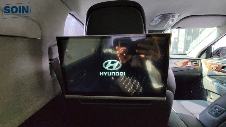 에쿠스 순정리어모니터 탈거 후 안드로이드 모니터 장착