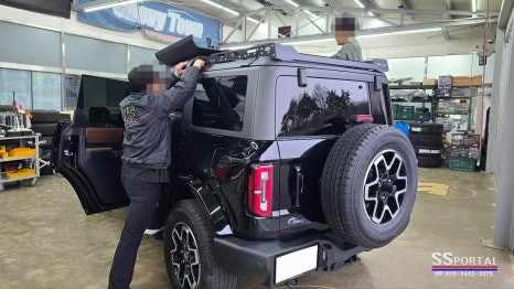 <에스에스포탈 1호 차량> 포드브롱코 플립탑&루프렉 설치 완료!