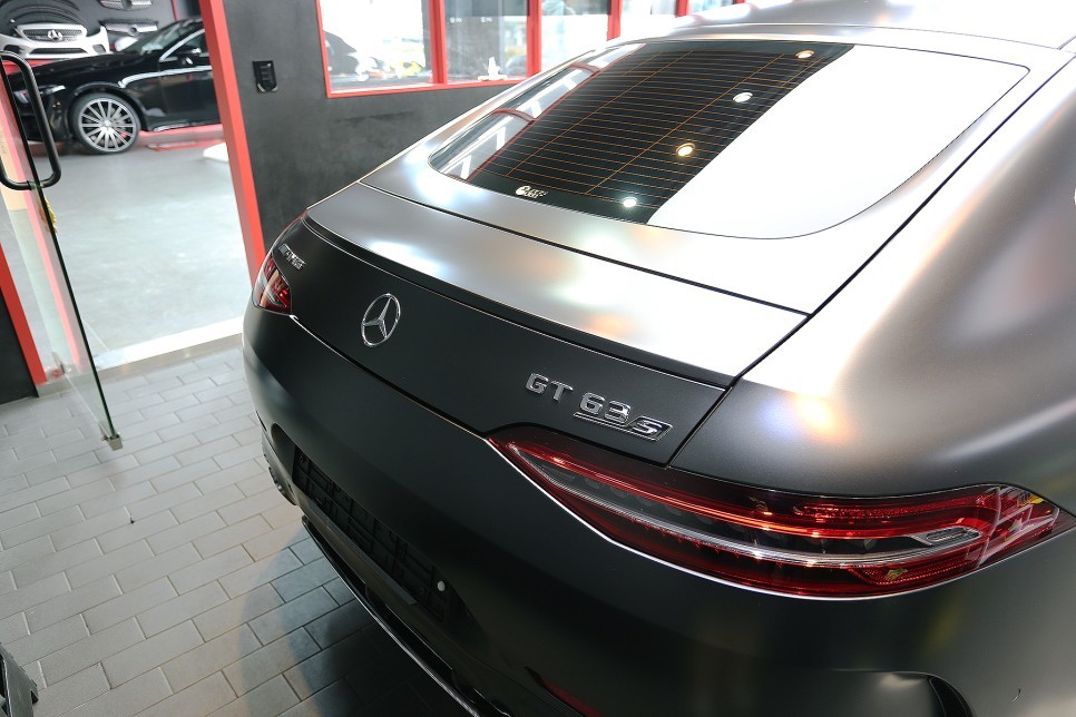 스타클럽 글라스틴트 부천점 벤츠 GT63S AMG 4도어 셀레나이트 마그노 그레이 컬러와 완벽궁함 슈어X 틴팅 시공 / 수원, 부천, 부평, 인천