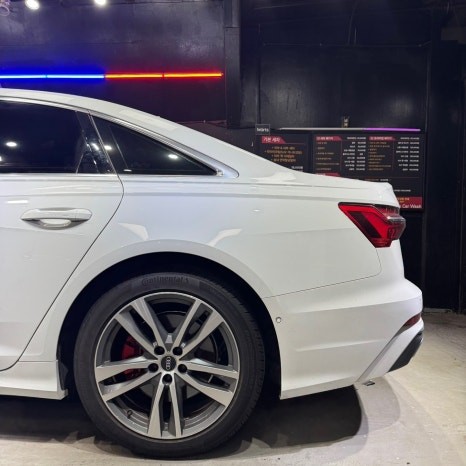 장마철 인기상품! 유막제거와 유리발수코팅 디테일링세차 패키지 시공기