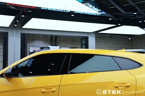 우루스S를 더 감각적으로 표현하기 위한 STEK SHIELDeffect와 NEX 틴팅