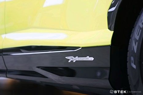 시그니처 포인트가 가득한 우루스 퍼포만테를 위한 PPF, STEK DYNOsupreme