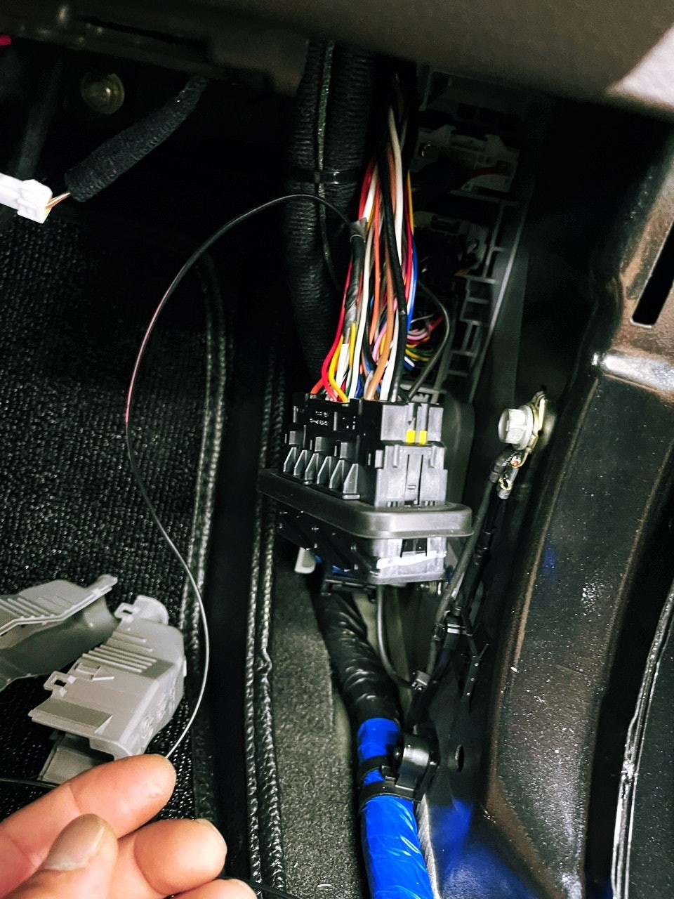 천안 스팅어 2열 스마트 도어 외캐치 시공!! 스마트 외캐치 견적??2열 스마트 도어 외캐치 살려주기??