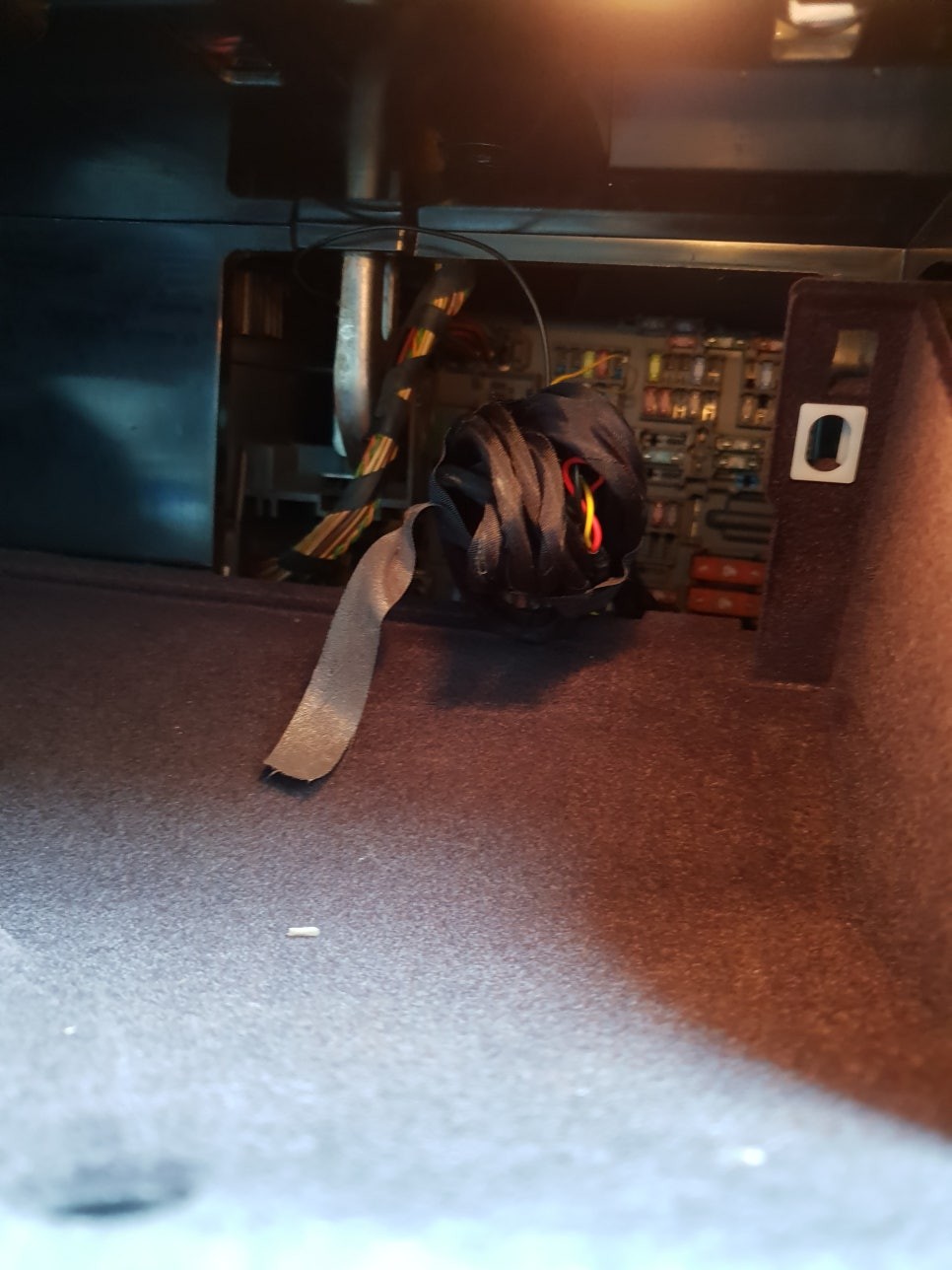 BMW 320i (E90) 보조배터리 / 충남 천안