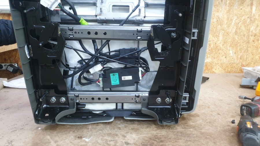 더뉴카니발 7인승 2열시트열선 / 충남 천안