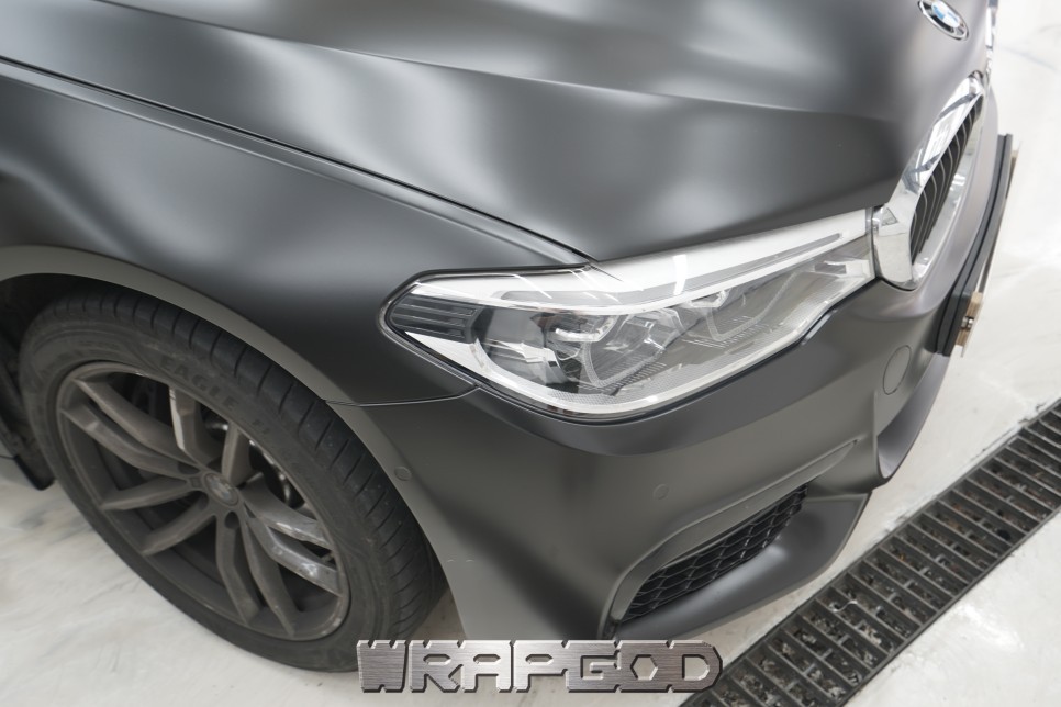 BMW 5시리즈 530i , 에이버리 사틴블랙 전체 랩핑 시공 / 김포 검단 자동차래핑 전문점 랩갓 WRAPGOD / 김포 양촌읍