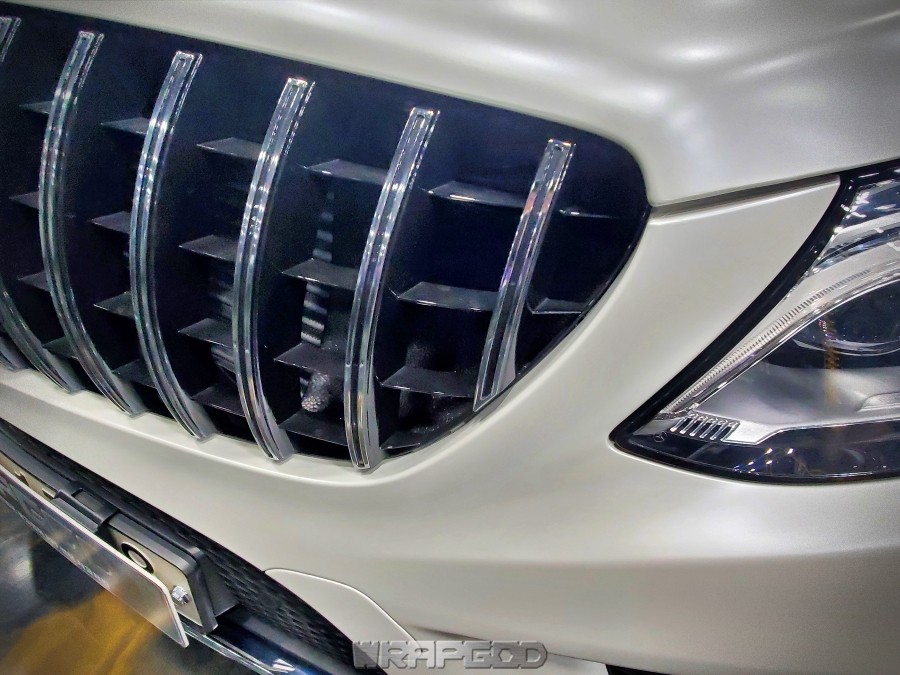 벤츠 GLE 350d 사틴화이트펄 전체랩핑, 크롬죽이기, 휠 캘리퍼 도색 in 랩갓