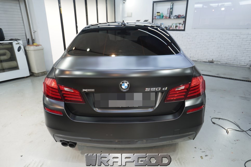 일산 BMW 5시리즈 520d 에이버리 사틴블랙 전체랩핑 시공 / 김포 양촌읍