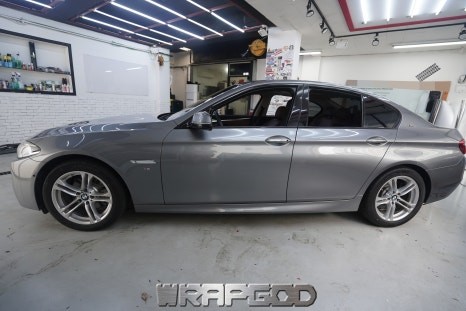 일산 BMW 5시리즈 520d 에이버리 사틴블랙 전체랩핑 시공 / 김포 양촌읍