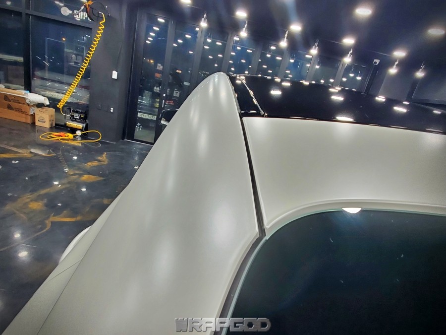 벤츠 GLE 350d 사틴화이트펄 전체랩핑, 크롬죽이기, 휠 캘리퍼 도색 in 랩갓