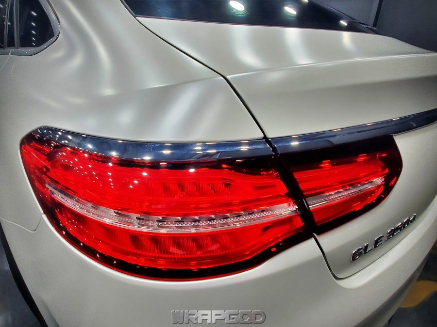 벤츠 GLE 350d 사틴화이트펄 전체랩핑, 크롬죽이기, 휠 캘리퍼 도색 in 랩갓