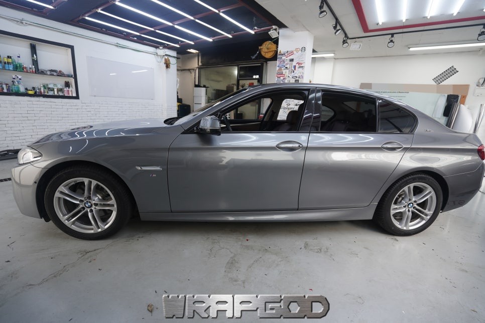 일산 BMW 5시리즈 520d 에이버리 사틴블랙 전체랩핑 시공 / 김포 양촌읍