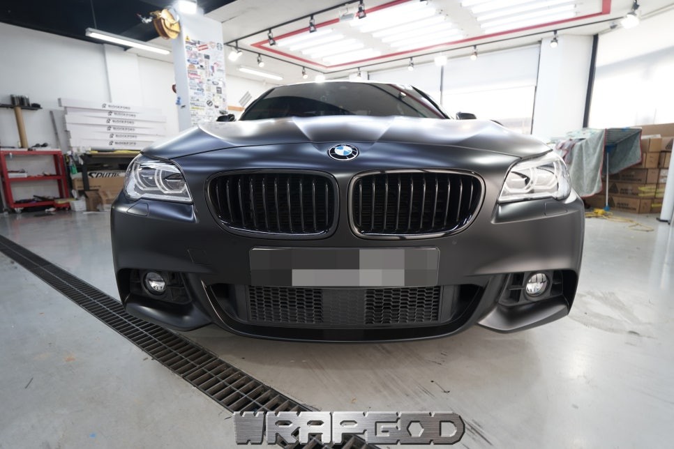 일산 BMW 5시리즈 520d 에이버리 사틴블랙 전체랩핑 시공 / 김포 양촌읍