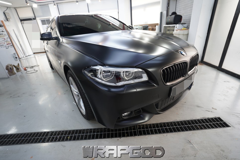 일산 BMW 5시리즈 520d 에이버리 사틴블랙 전체랩핑 시공 / 김포 양촌읍