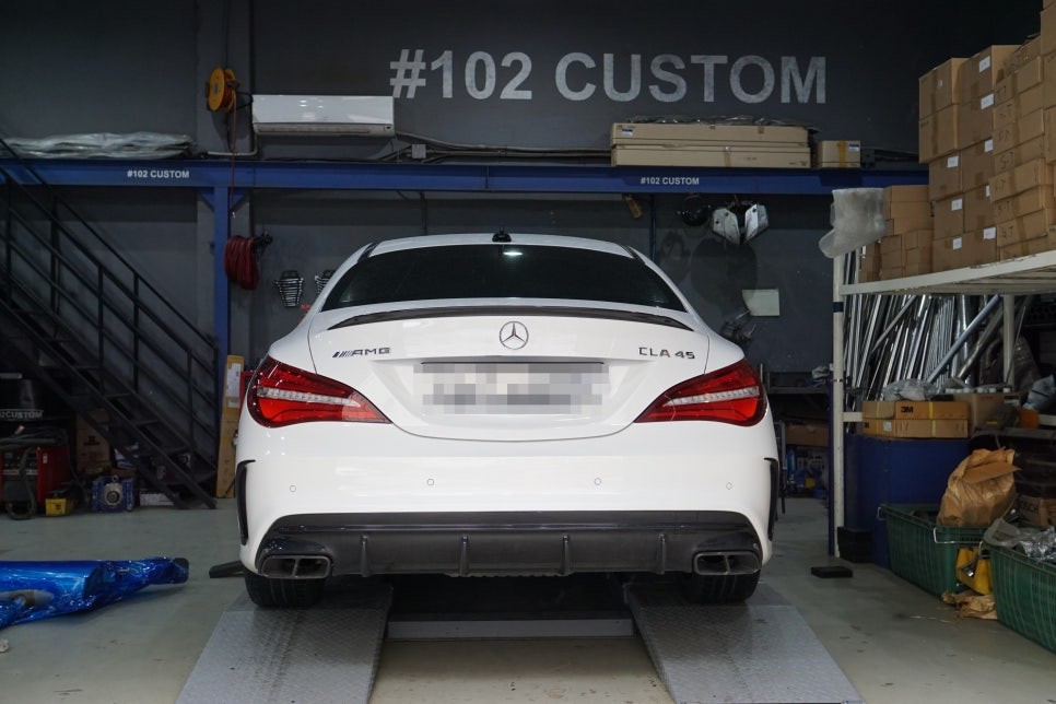 벤츠 CLA45AMG 배기 튜닝 완벽한 AMG를 위한 중통 소음기 교체 작업