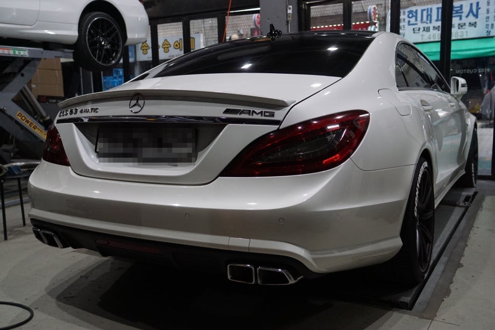 벤츠 W218 CLS63AMG 사운드 증폭 중통 소음기 교체 배기 튜닝으로 완벽한 AMG 완성 시키기