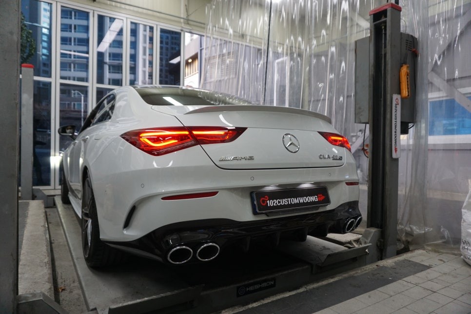 벤츠 신형 CLA45 AMG S 배기 튜닝 독보적 존재감 중통 엔드 커스텀 배기 제작
