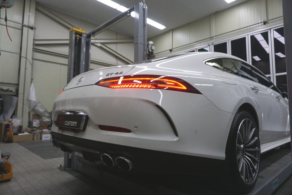 벤츠 GT 43AMG 스포티한 배기음 중통 엔드 작업으로 가장 우렁찬 배기 사운드 완성하였습니다 / 서울 동작