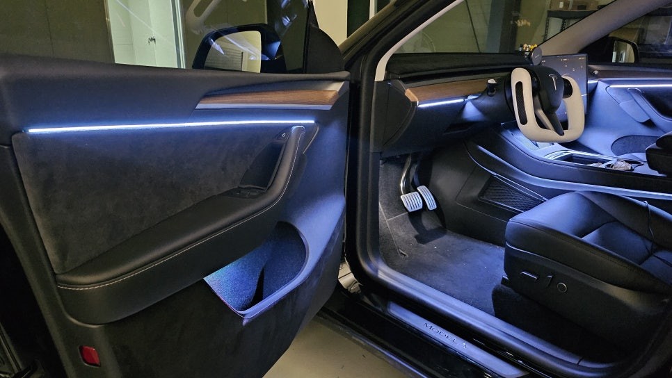 테슬라 모델Y 엠비언트, 이제 실내 변화가 필요하시지 않나요?! / 경기 광주,용인,하남