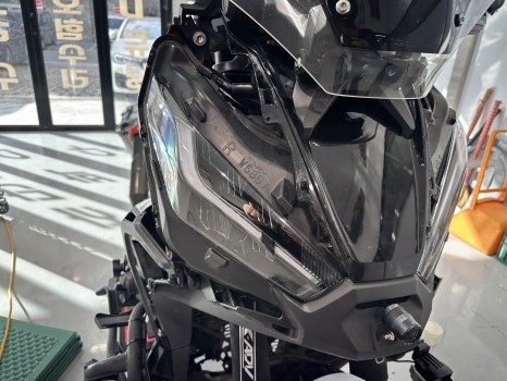 <부천중동 오토바이랩핑 엑드방750 고광택 화이트 부분랩핑+라이트변색PPF 후기> / 경기 부천