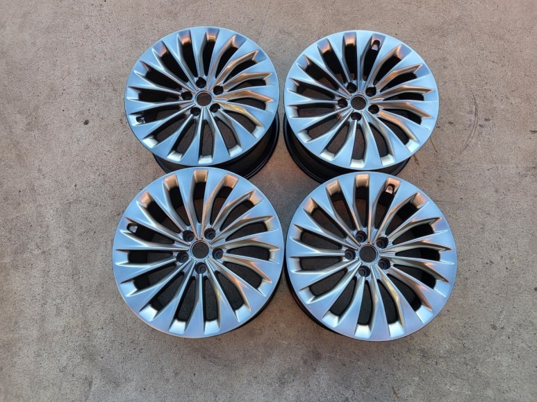 제네시스 EQ900 19인치순정휠 A급 중고휠 한대분 싼휠타이어 인천 부평 안산 시흥 부천 중고휠타이어판매 / 시흥시 대야동