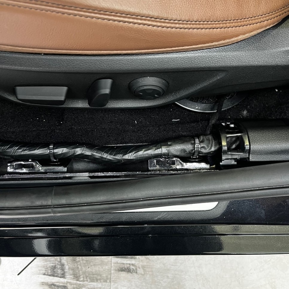 [의정부 블랙박스] 제네시스 G70 차량에 파인뷰 LXQ300 블랙박스와 만도 파워팩 SP1000 보조배터리 설치 / 의정부, 구리, 남양주, 서울 노원, 도봉, 강북