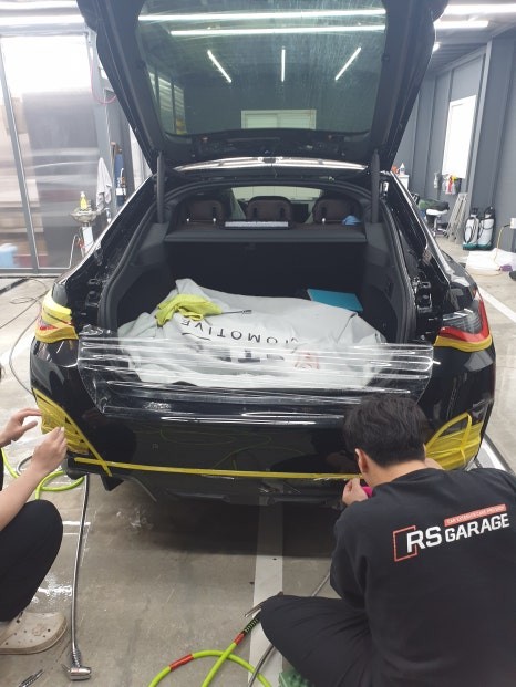 [하루 1대 한정] BMW i4 신차패키지 - 썬팅 버텍스900, 전체 PPF 스텍, 시트가죽코팅