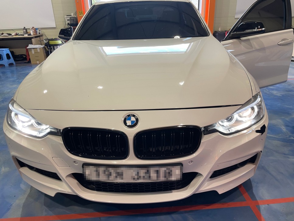 서울 BMW 3시리즈 F30 엠비언트 실내무드등 비노출 아크릴로 재시공 (F32,F10,F22) / 김포,일산,고양