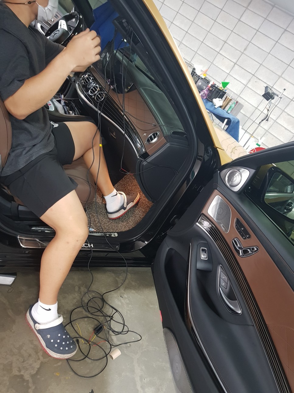 벤츠 마이바흐 S560 아이나비QXD5000 + 보조베터리 완벽장착시공!! (감정동, 검단신도시, 장기동, 걸포동, 운양동, 김포,인천) / 김포,일산,고양