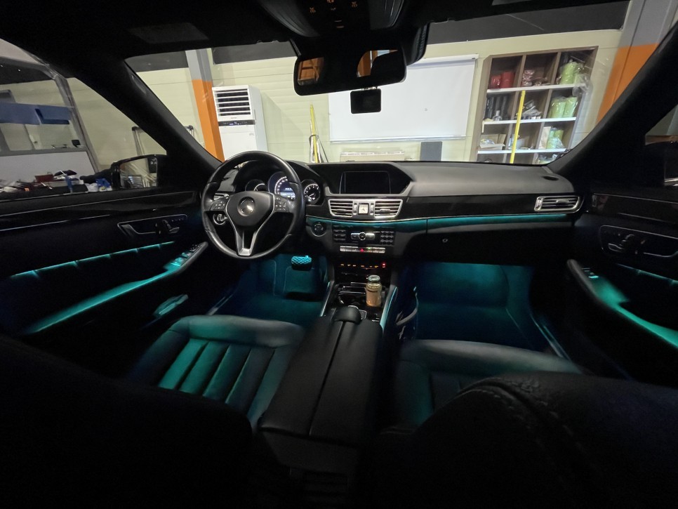 인천 벤츠 E클래스 W212 DMX 비노출 풀 컬러 엠비언트 광량업 시공 (김포일산파주인천서울 동호회협력업체) / 김포,일산,고양