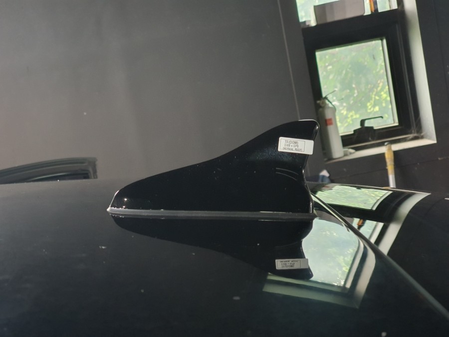 부서진 K5 순정샤크안테나 교체