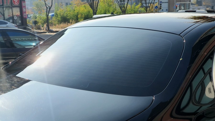벤츠E300 W213 후면유리썬팅과 아이나비블랙박스장착