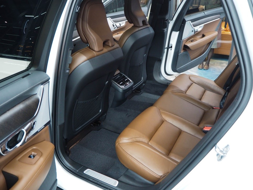볼보 V90 크로스컨트리! 신차검수 한번 더 봐주세요