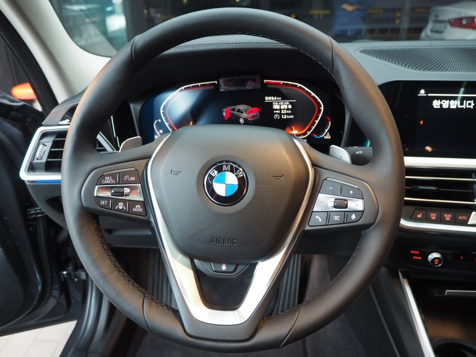 BMW 330i 미네랄그레이, 솔라가드 퀀텀이랑 잘 어울려요!