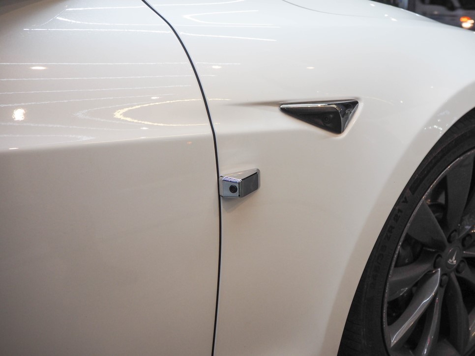 아이나비 QXD MEGA 4채널 블랙박스 - 테슬라 모델S 시공기 / 강남 송파 서초