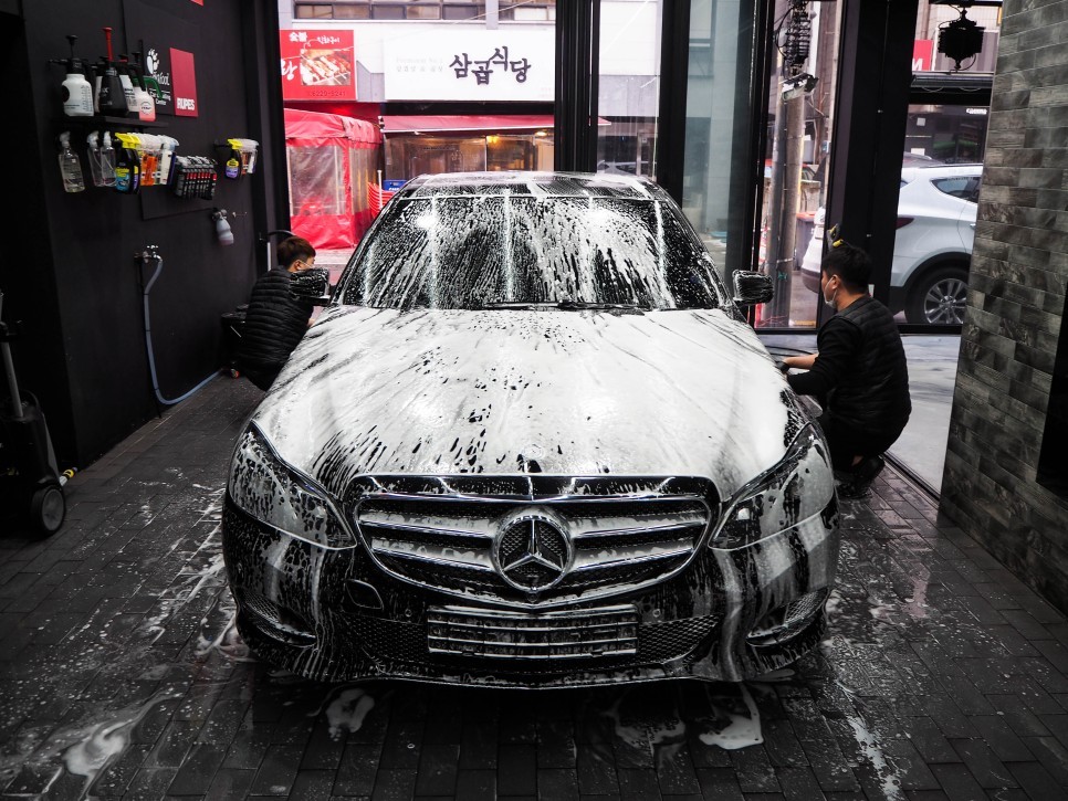 벤츠 E300 광택으로 살리고 유리막코팅까지!