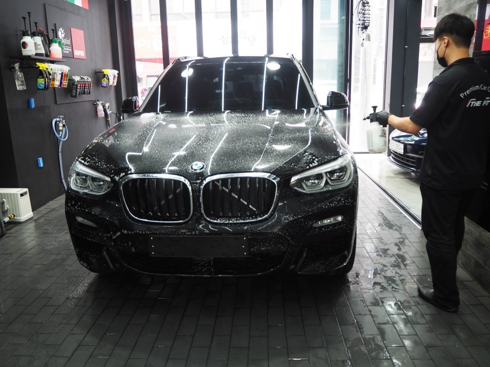 BMW X3! 저도 신차패키지 받으러 더핏카샵에 왔네요