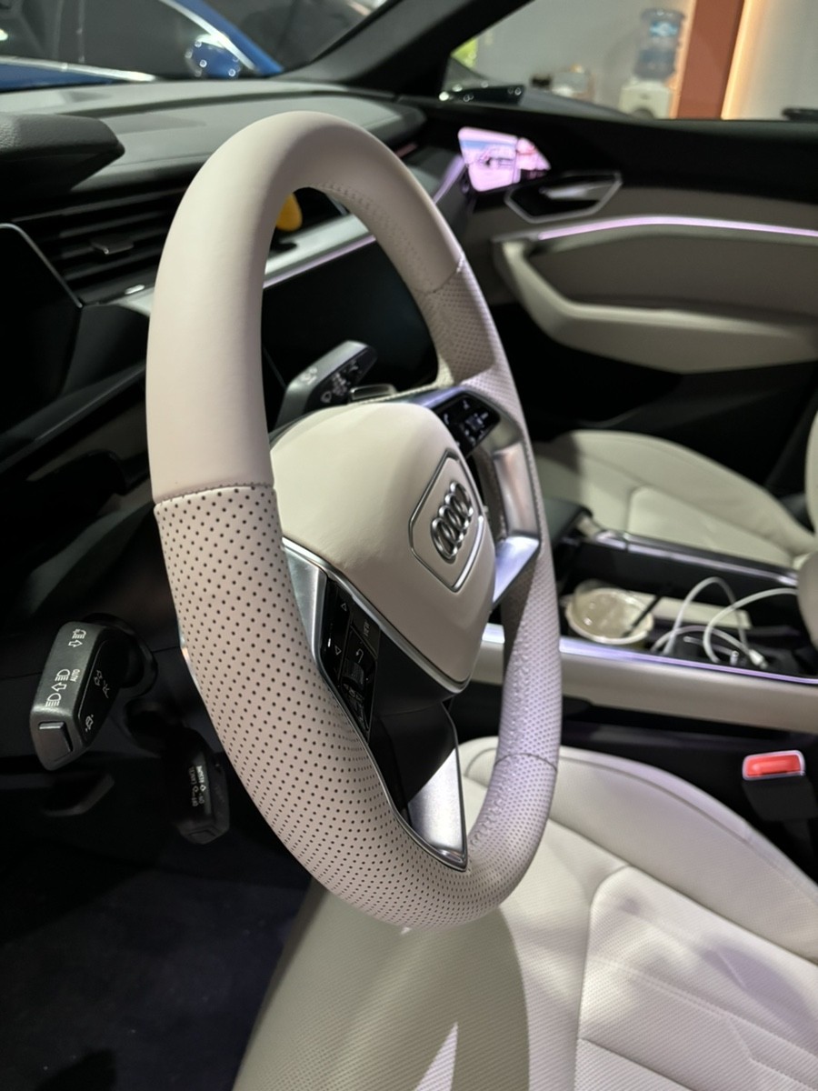 더핸들 아우디 e-트론 베이지핸들 작업 / 남양주 별내면 | 오늘의카 - 튜닝,정비 시공후기 모음 앱