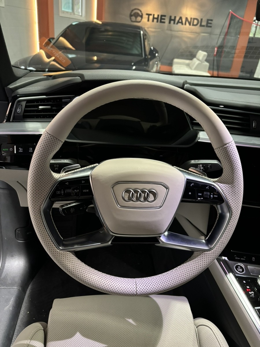 더핸들 아우디 e-트론 베이지핸들 작업 / 남양주 별내면 | 오늘의카 - 튜닝,정비 시공후기 모음 앱