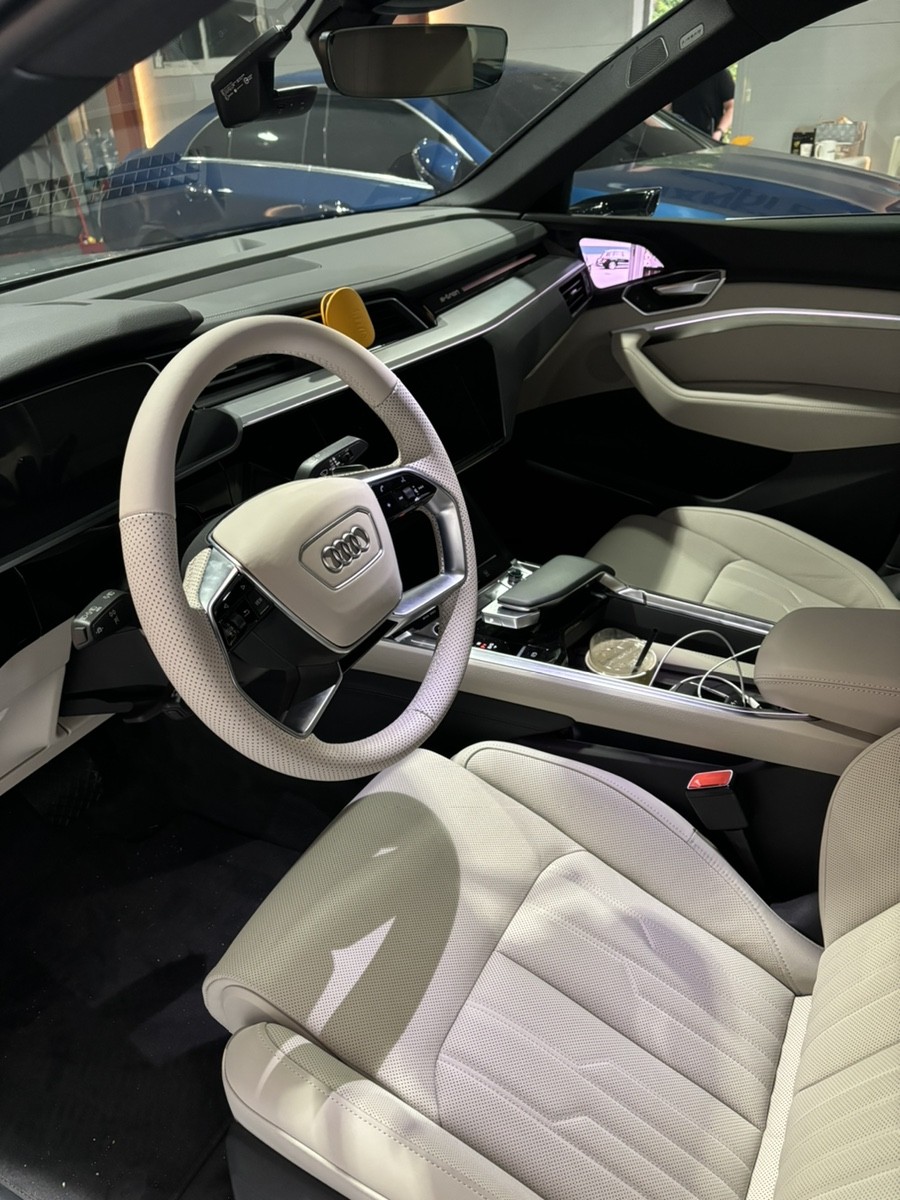 더핸들 아우디 e-트론 베이지핸들 작업 / 남양주 별내면 | 오늘의카 - 튜닝,정비 시공후기 모음 앱