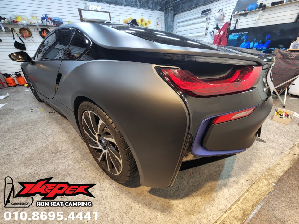 BMW I8 무광블랙 전체랩핑 / 블루 포인트랩핑 / 카스킨 / 카인테리어 / 카시트 / 카커스텀 전문 더퍼 THEPER / 중랑구, 동대문, 광진구, 성동구