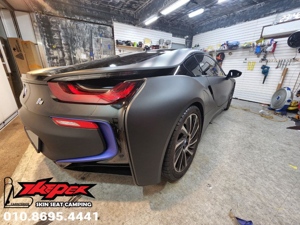 BMW I8 무광블랙 전체랩핑 / 블루 포인트랩핑 / 카스킨 / 카인테리어 / 카시트 / 카커스텀 전문 더퍼 THEPER / 중랑구, 동대문, 광진구, 성동구