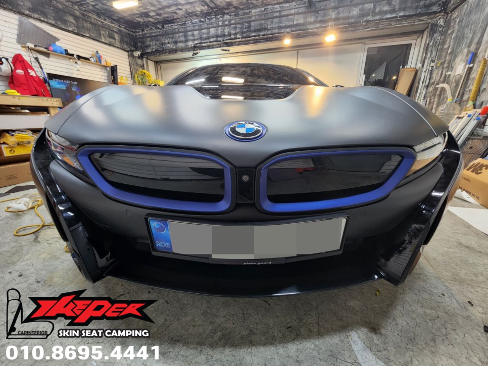 BMW I8 무광블랙 전체랩핑 / 블루 포인트랩핑 / 카스킨 / 카인테리어 / 카시트 / 카커스텀 전문 더퍼 THEPER / 중랑구, 동대문, 광진구, 성동구