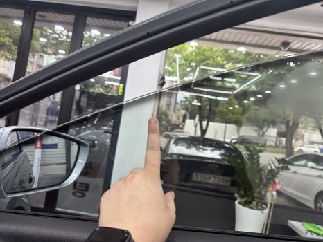 대전썬팅 재시공 열차단이 안되는 필름 제거후 로얄시리즈 썬팅으로 시공했습니다. / 대전 동구